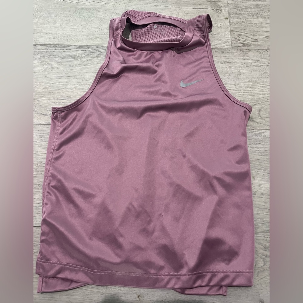 Nike dri-fit top